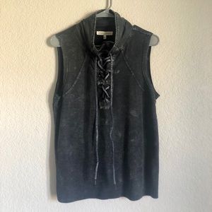 Vest like shirt, perfect to pair w long sleeve